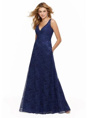 (Dress is Bordeaux)Sleeveless V-Neck Navy Lace Evening Dress